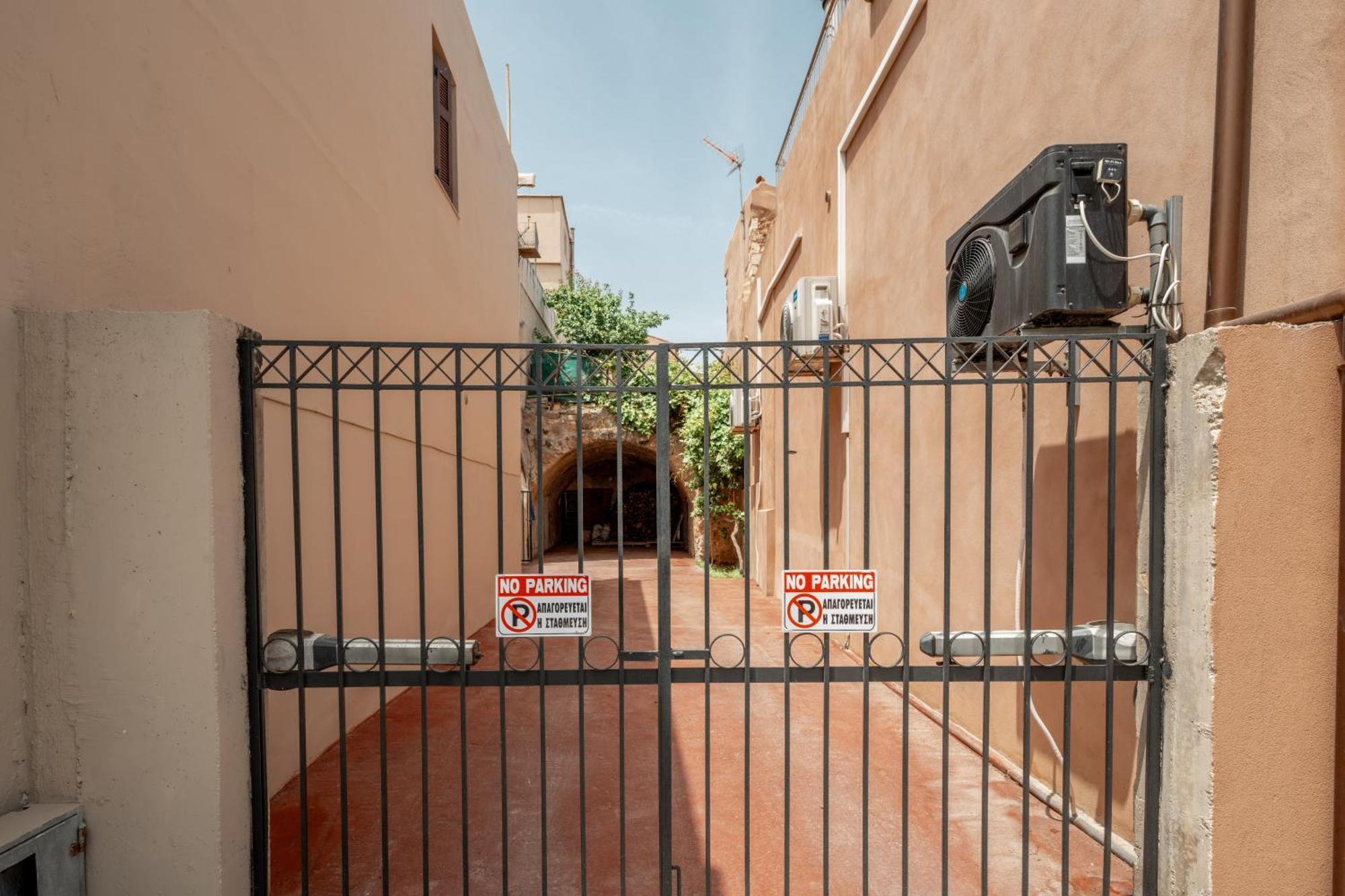 Arch Home, Luxury With Private Parking * Chrissi Akti Chania