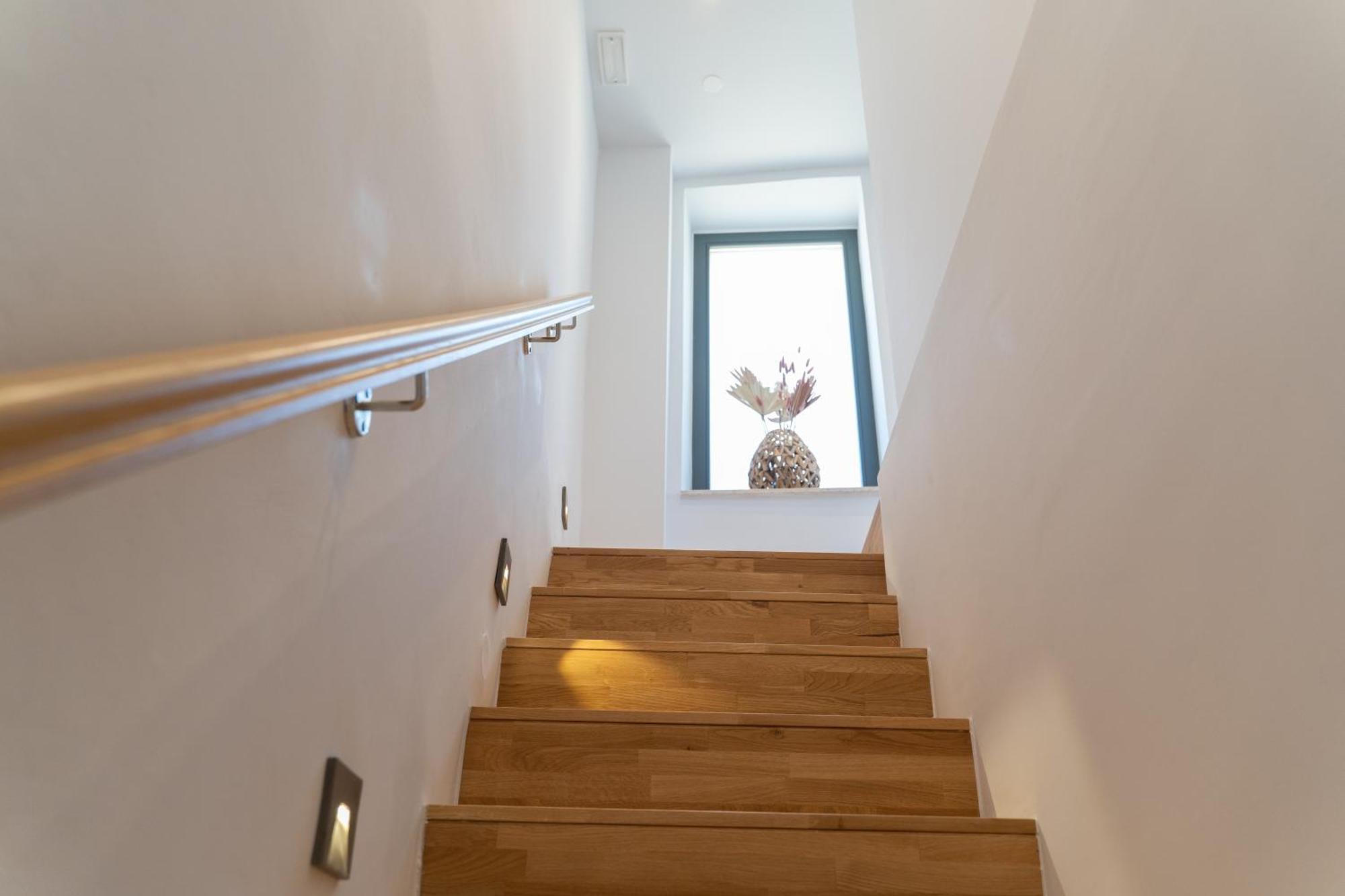 Vakantiehuis Arch Home, Luxury With Private Parking *