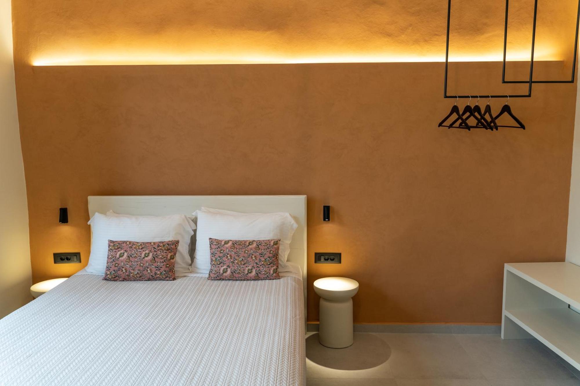 Arch Home, Luxury With Private Parking *