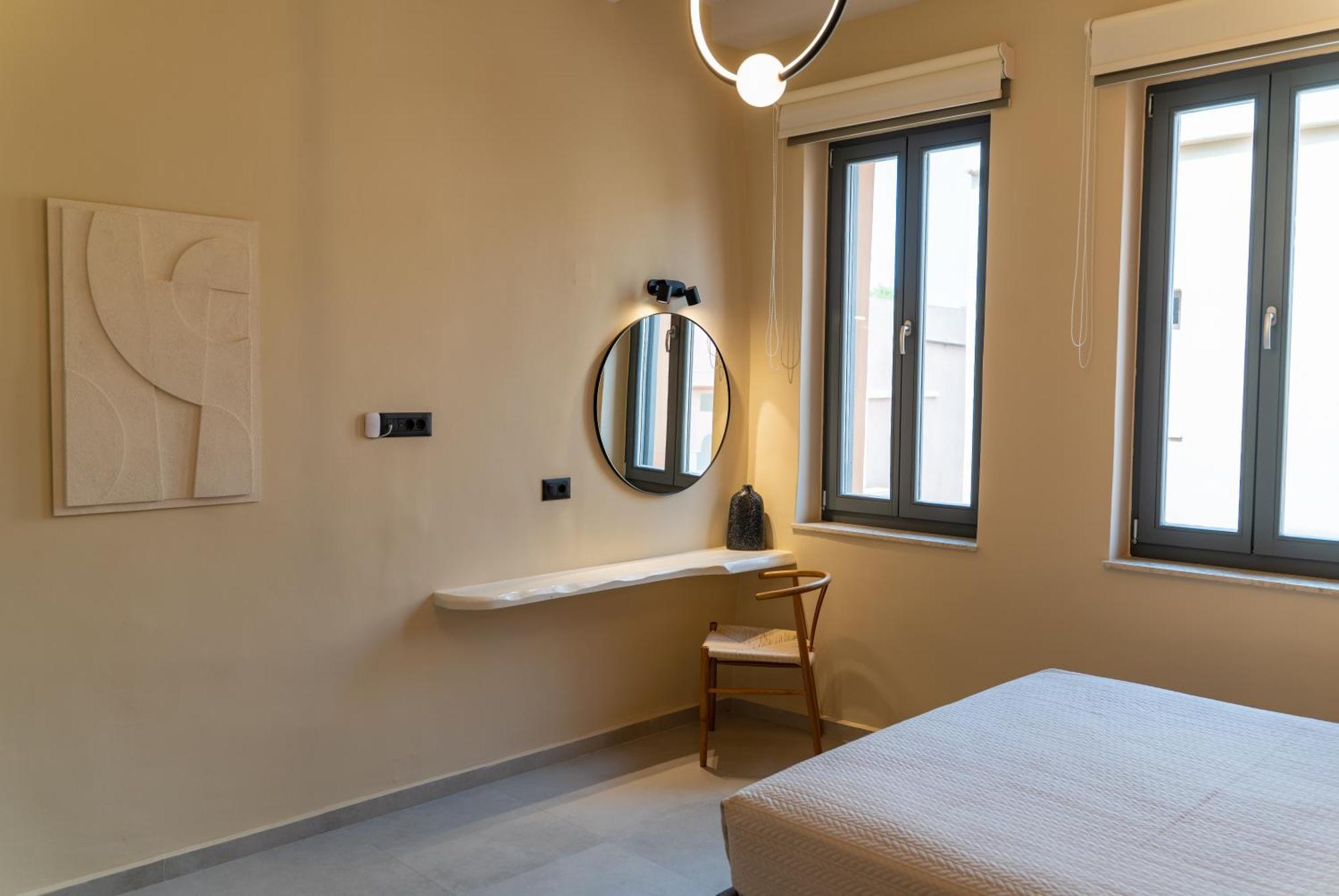Vakantiehuis Arch Home, Luxury With Private Parking